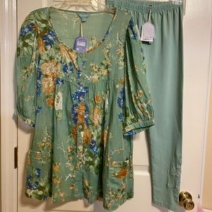 Women’s Tunic and Leggings April Cornell